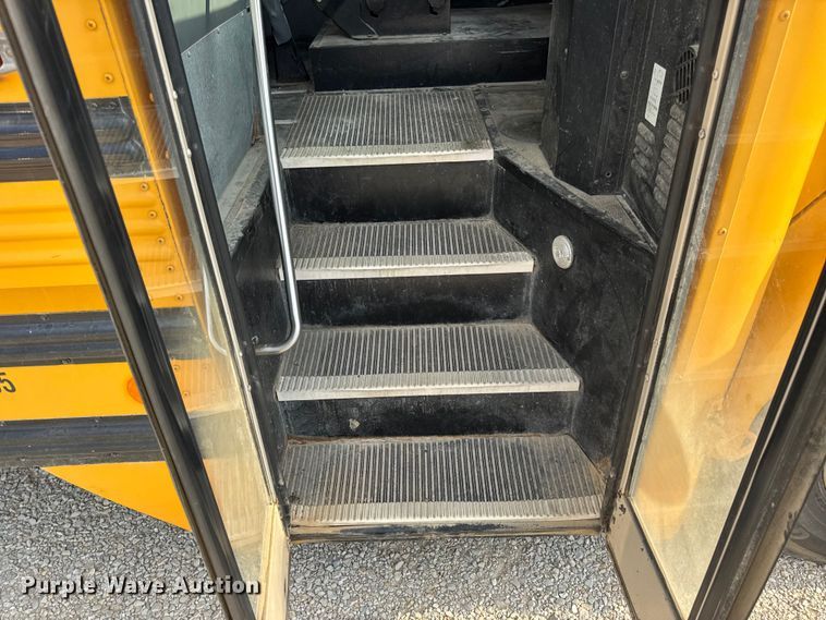 image for item DW3447 2007 Thomas Built school bus