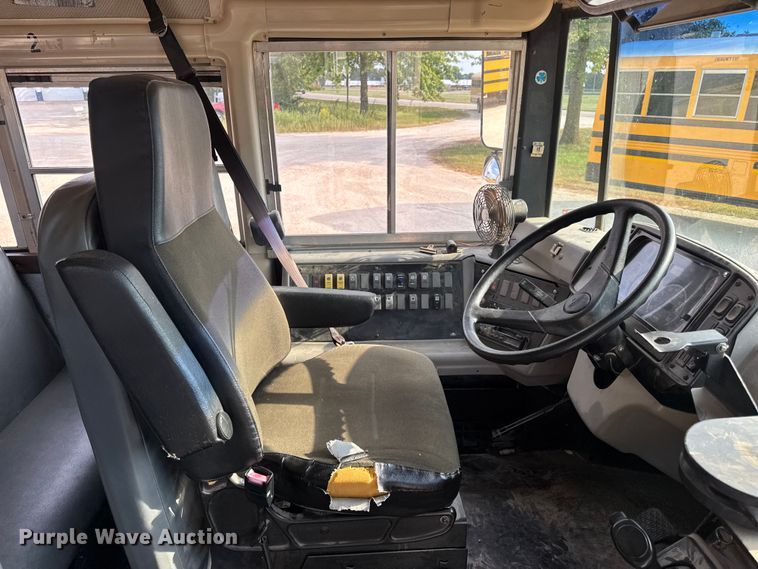 image for item DW3447 2007 Thomas Built school bus