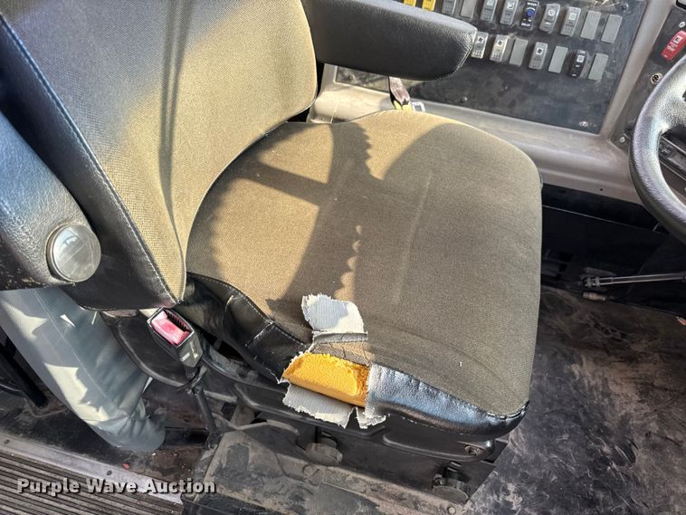 image for item DW3447 2007 Thomas Built school bus