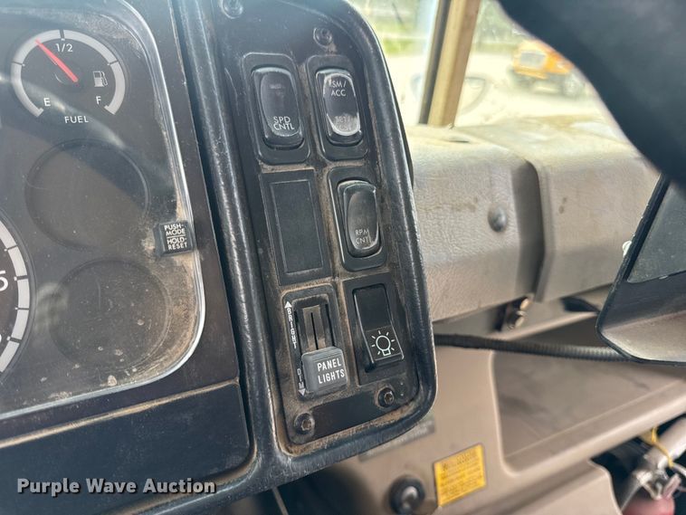 image for item DW3447 2007 Thomas Built school bus