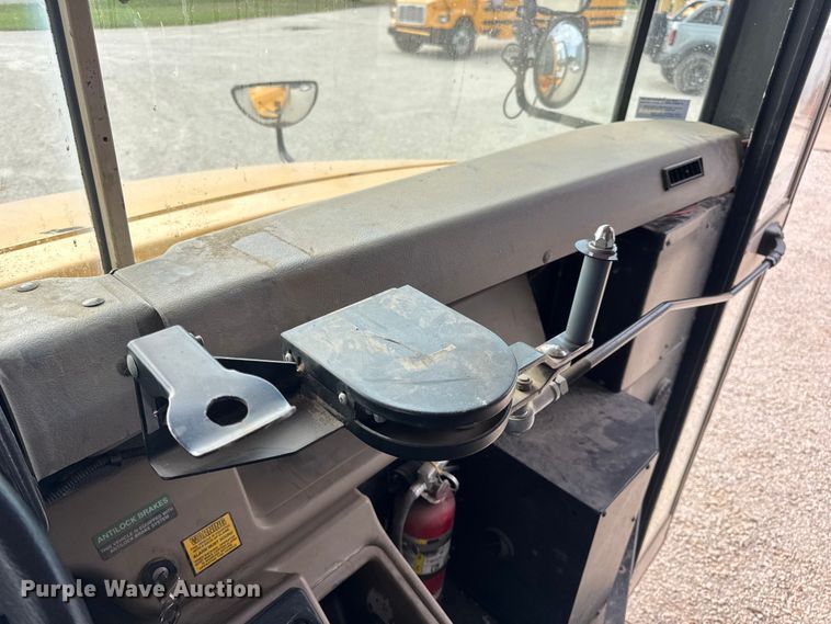 image for item DW3447 2007 Thomas Built school bus