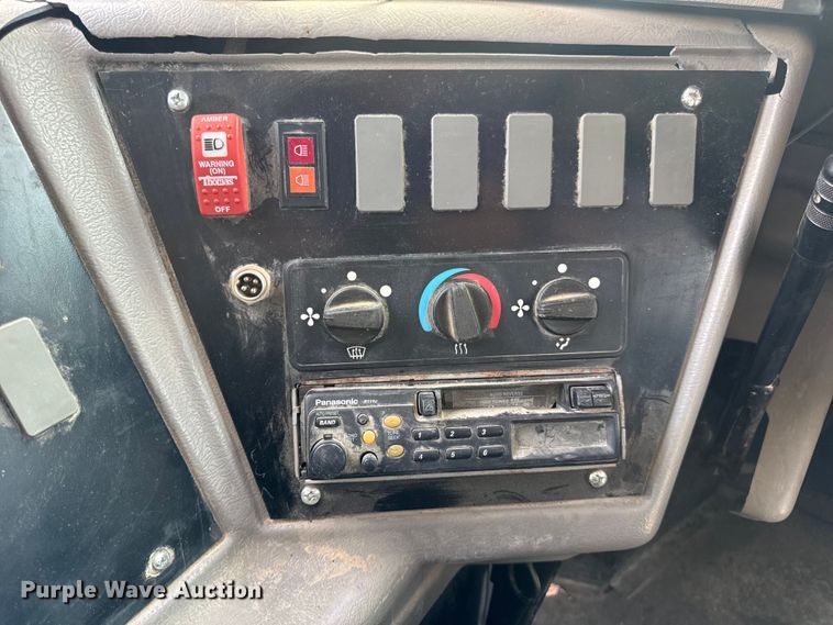 image for item DW3447 2007 Thomas Built school bus