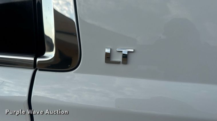 image for item DW3477 2016 Chevrolet Suburban LT SUV