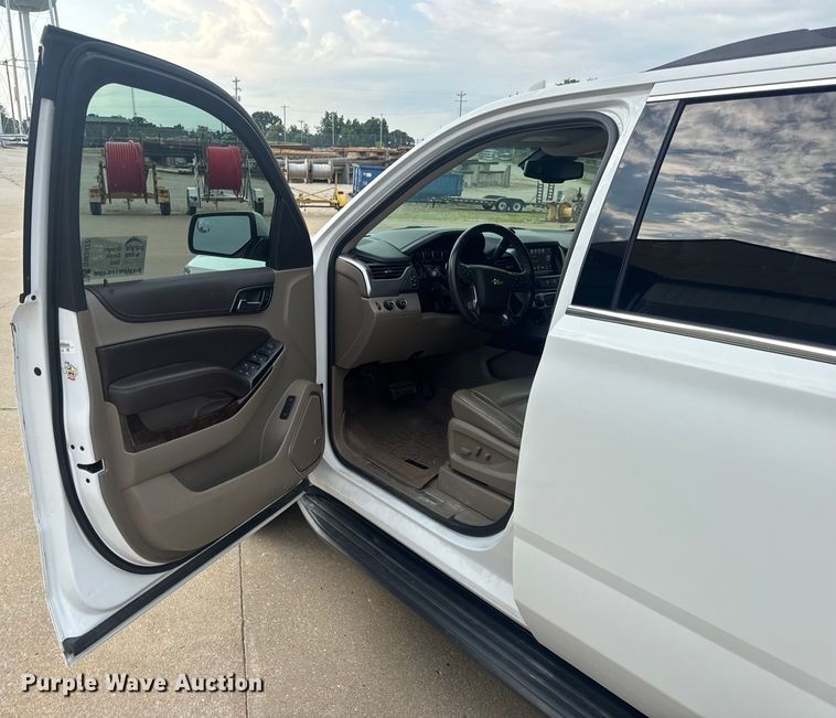 image for item DW3477 2016 Chevrolet Suburban LT SUV