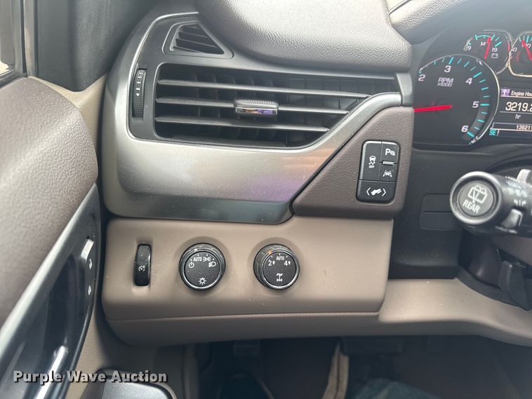 image for item DW3477 2016 Chevrolet Suburban LT SUV