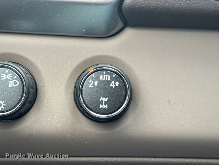 image for item DW3477 2016 Chevrolet Suburban LT SUV