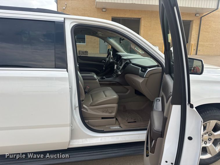 image for item DW3477 2016 Chevrolet Suburban LT SUV