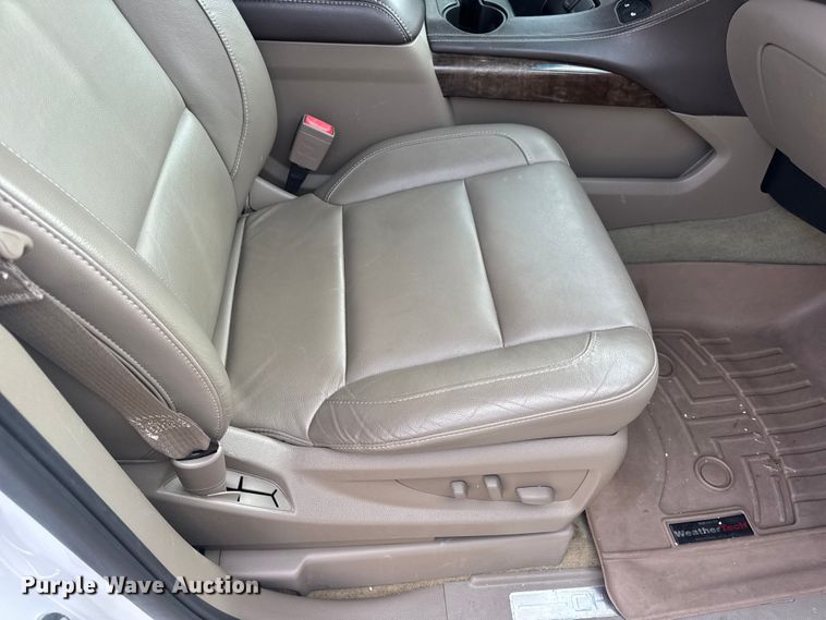 image for item DW3477 2016 Chevrolet Suburban LT SUV