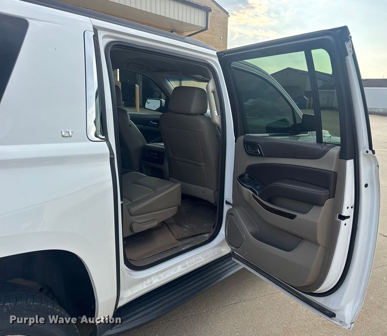 image for item DW3477 2016 Chevrolet Suburban LT SUV