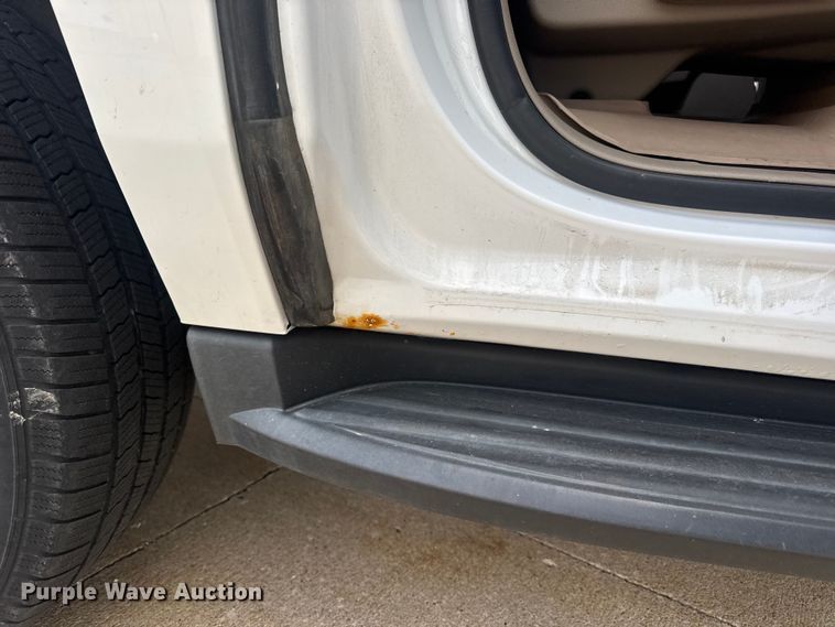 image for item DW3477 2016 Chevrolet Suburban LT SUV