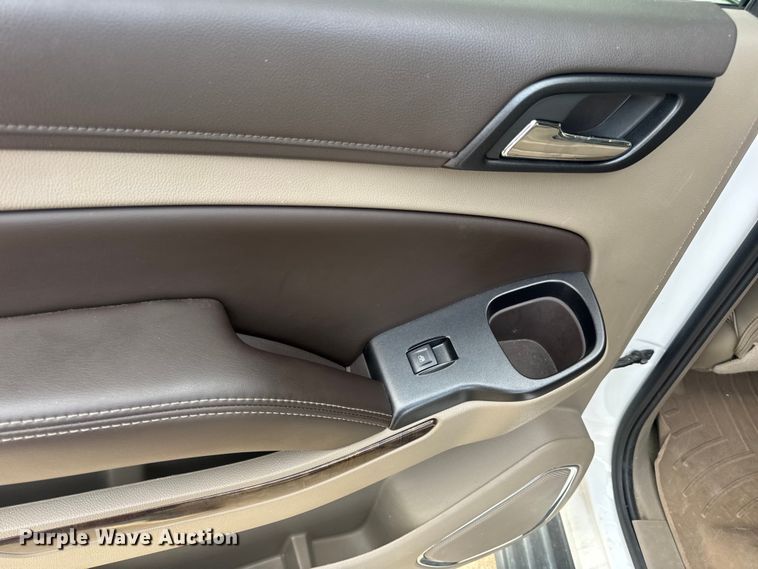 image for item DW3477 2016 Chevrolet Suburban LT SUV