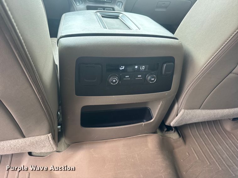 image for item DW3477 2016 Chevrolet Suburban LT SUV