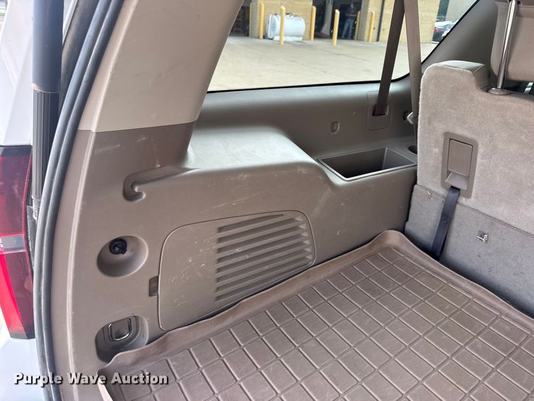 image for item DW3477 2016 Chevrolet Suburban LT SUV