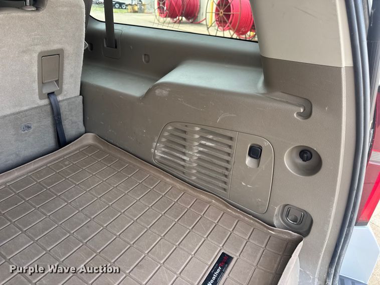 image for item DW3477 2016 Chevrolet Suburban LT SUV