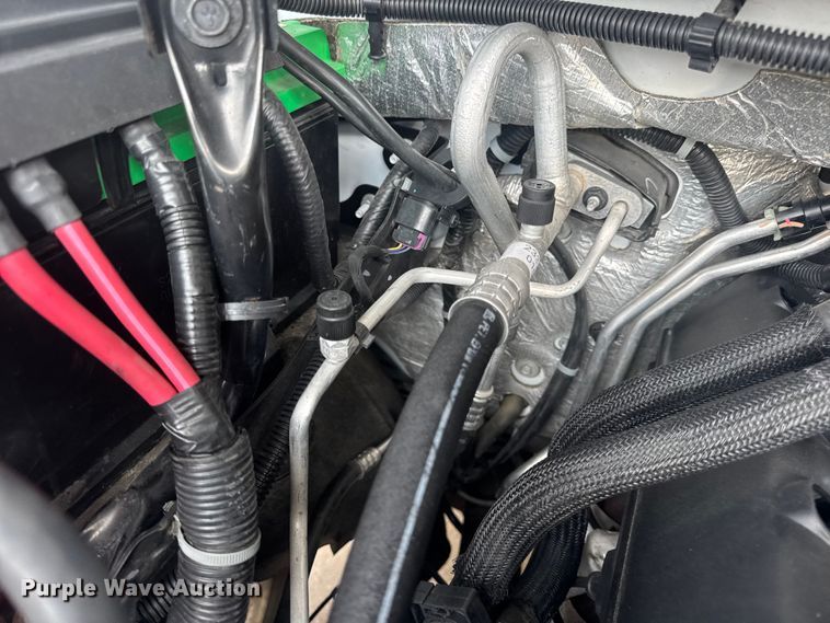 image for item DW3477 2016 Chevrolet Suburban LT SUV