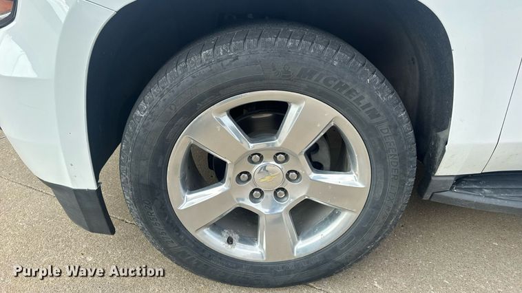 image for item DW3477 2016 Chevrolet Suburban LT SUV