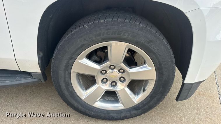 image for item DW3477 2016 Chevrolet Suburban LT SUV