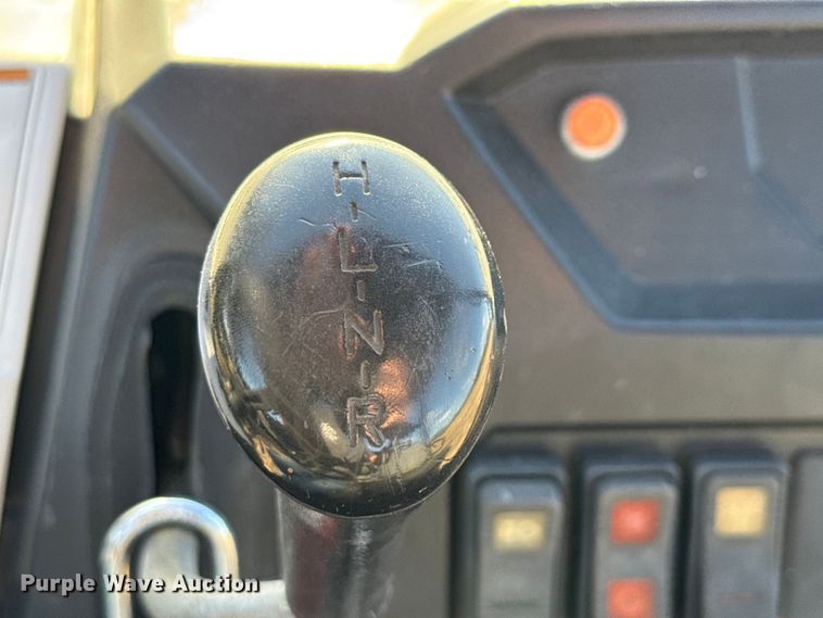 image for item DX5733 2013 Bobcat 3400 utility vehicle