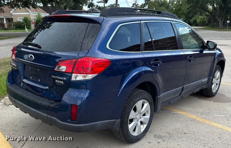 image for item DX5737 2011 Subaru Outback SUV