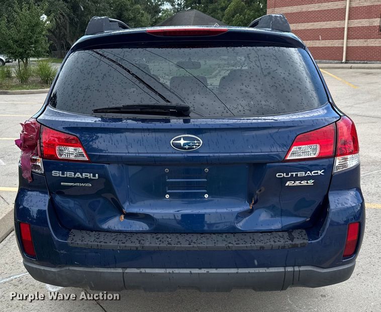 image for item DX5737 2011 Subaru Outback SUV