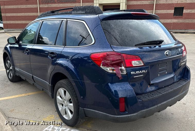image for item DX5737 2011 Subaru Outback SUV