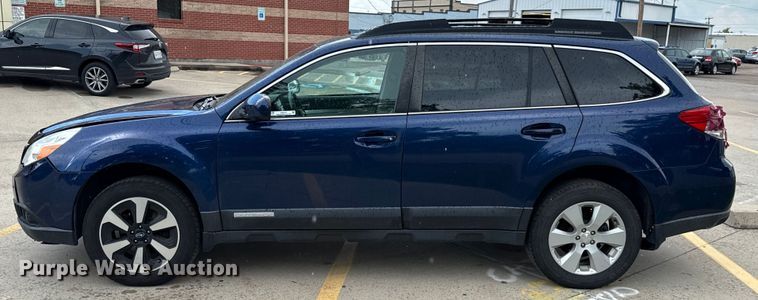image for item DX5737 2011 Subaru Outback SUV