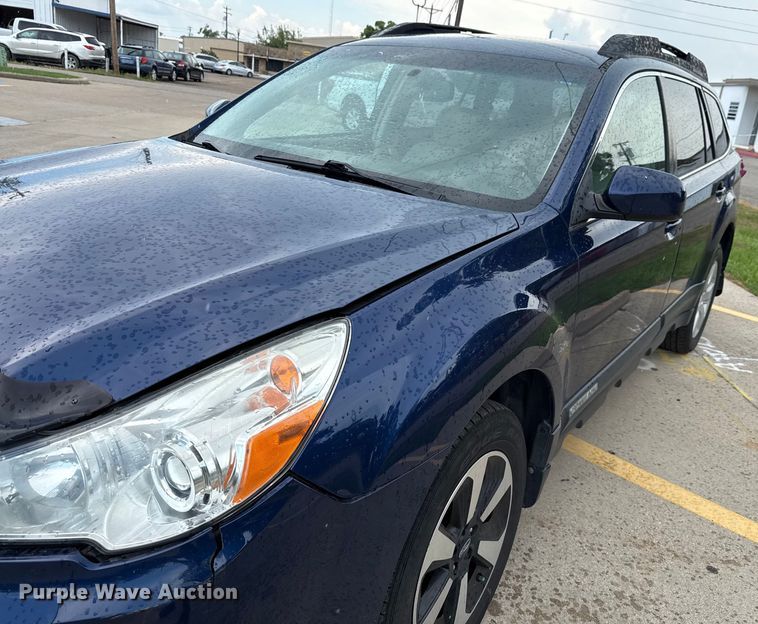 image for item DX5737 2011 Subaru Outback SUV