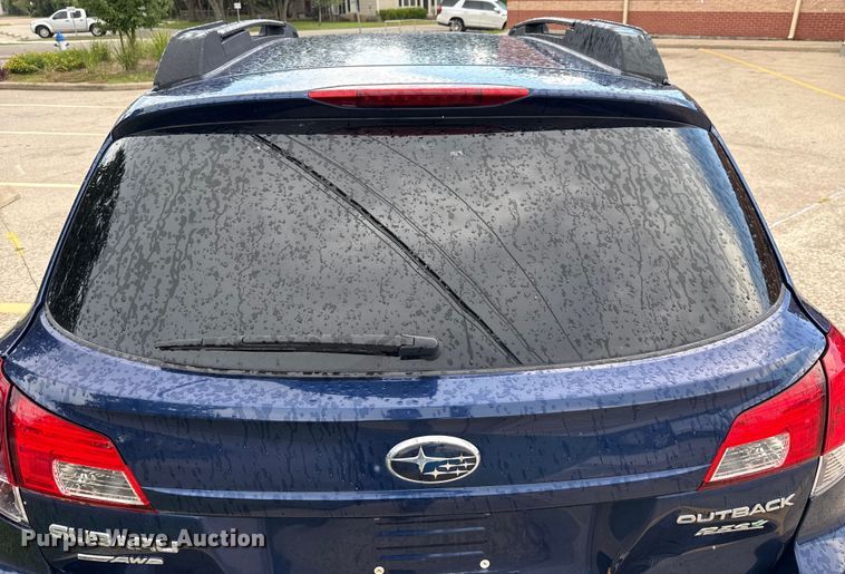 image for item DX5737 2011 Subaru Outback SUV