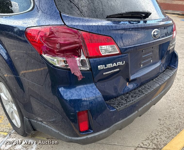 image for item DX5737 2011 Subaru Outback SUV