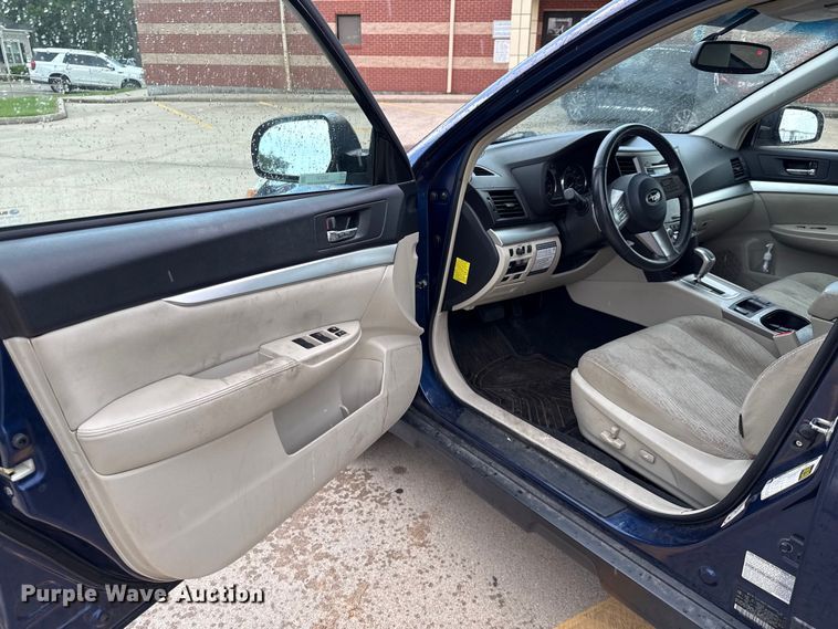 image for item DX5737 2011 Subaru Outback SUV