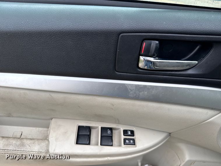 image for item DX5737 2011 Subaru Outback SUV