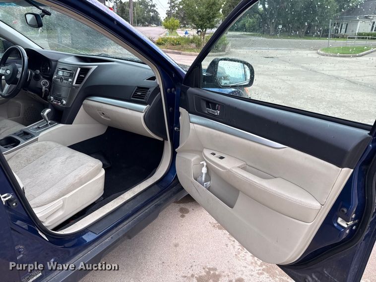 image for item DX5737 2011 Subaru Outback SUV