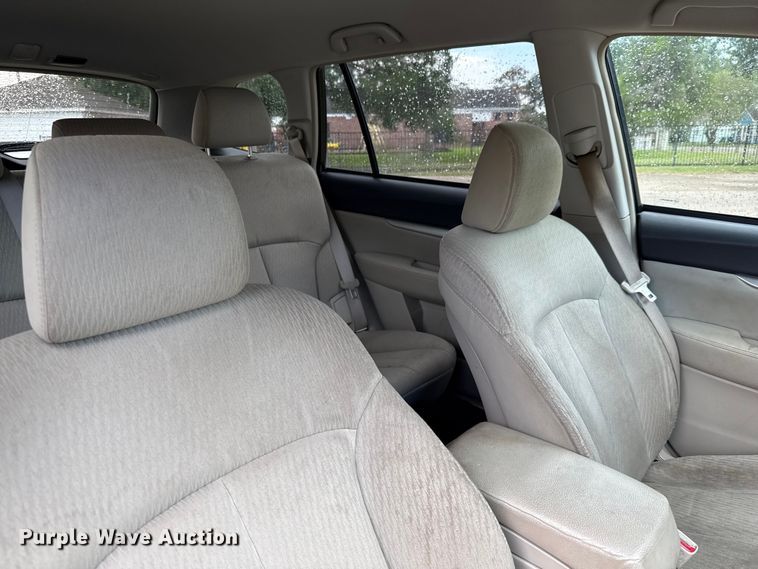 image for item DX5737 2011 Subaru Outback SUV