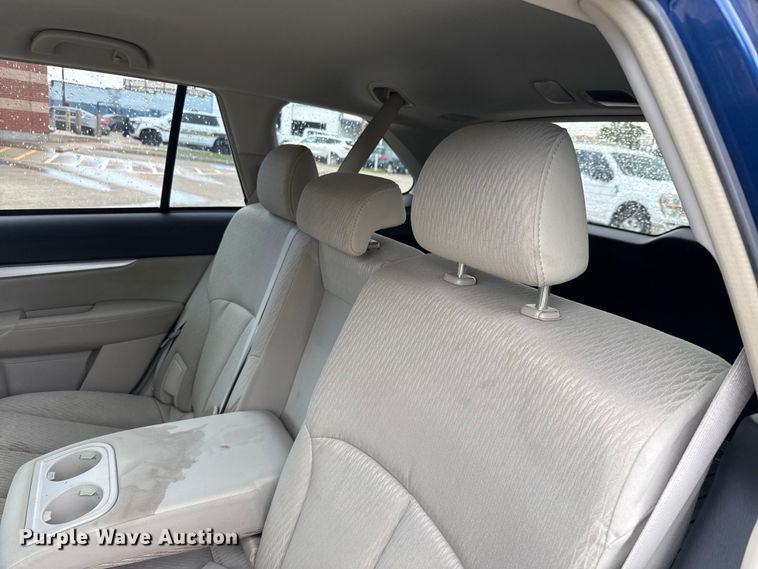 image for item DX5737 2011 Subaru Outback SUV