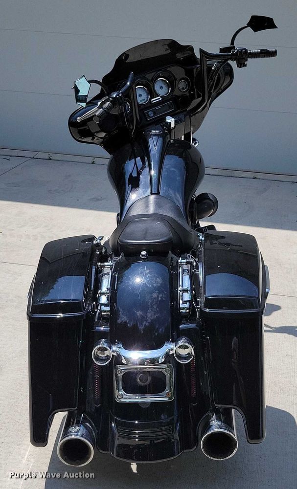 image for item DX7142 2013 Harley Davidson Street Glide motorcycle