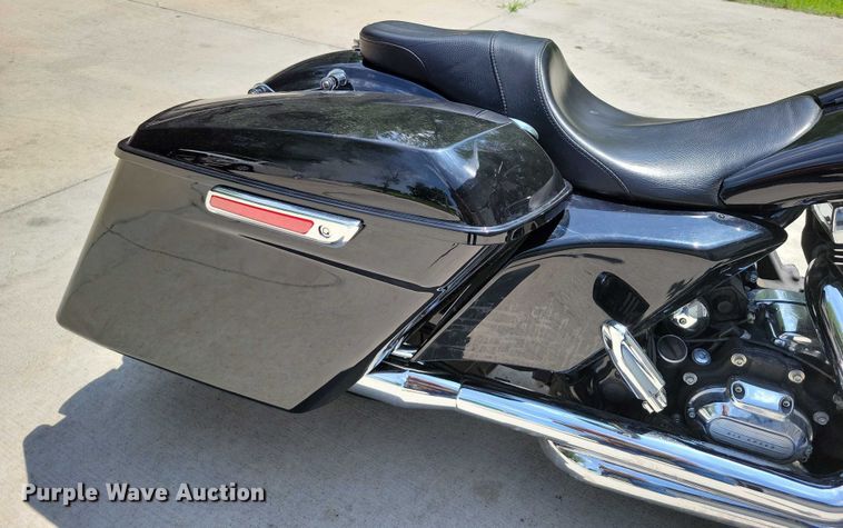 image for item DX7142 2013 Harley Davidson Street Glide motorcycle