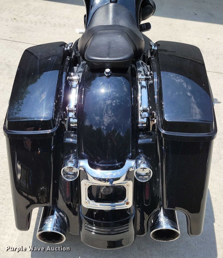 image for item DX7142 2013 Harley Davidson Street Glide motorcycle