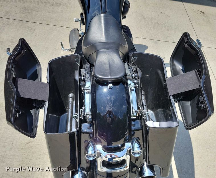 image for item DX7142 2013 Harley Davidson Street Glide motorcycle