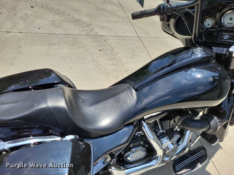 image for item DX7142 2013 Harley Davidson Street Glide motorcycle