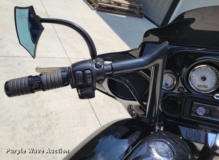 image for item DX7142 2013 Harley Davidson Street Glide motorcycle