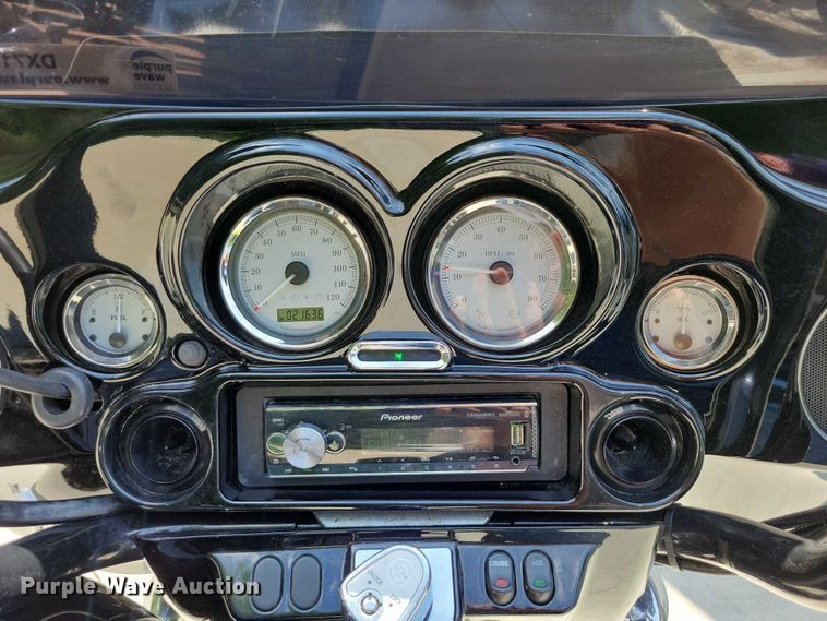 image for item DX7142 2013 Harley Davidson Street Glide motorcycle