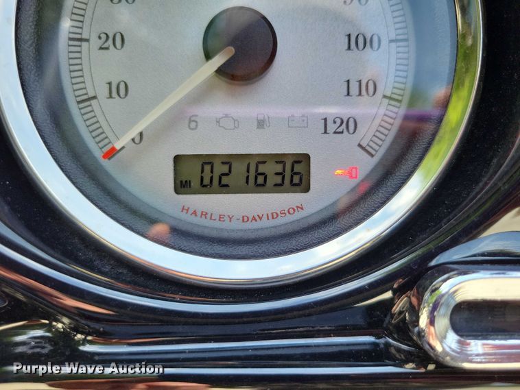 image for item DX7142 2013 Harley Davidson Street Glide motorcycle