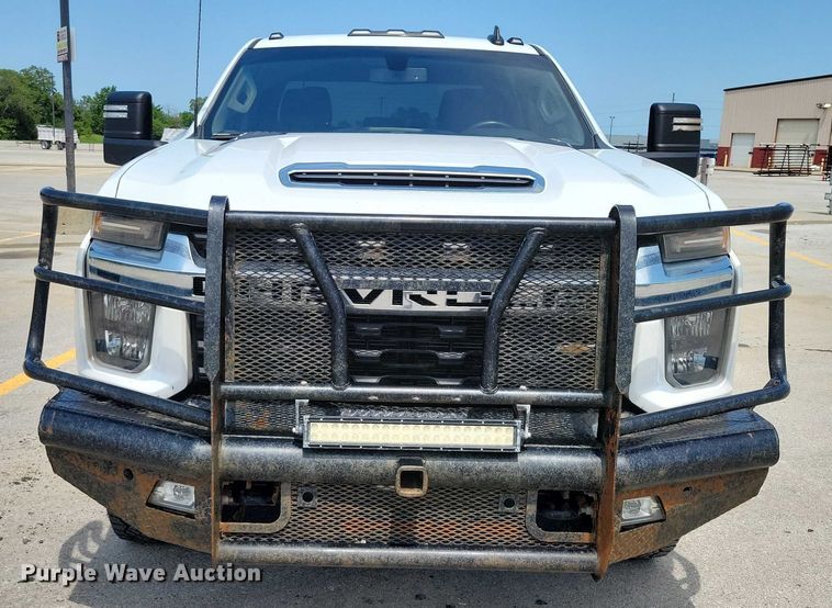 image for item DX7197 2021 Chevrolet Silverado 3500HD Crew Cab pickup truck