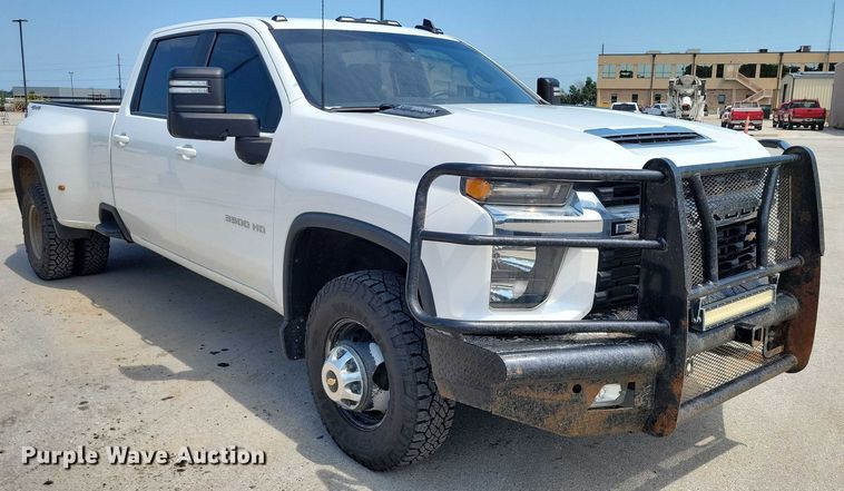 image for item DX7197 2021 Chevrolet Silverado 3500HD Crew Cab pickup truck