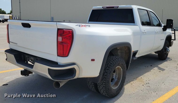 image for item DX7197 2021 Chevrolet Silverado 3500HD Crew Cab pickup truck