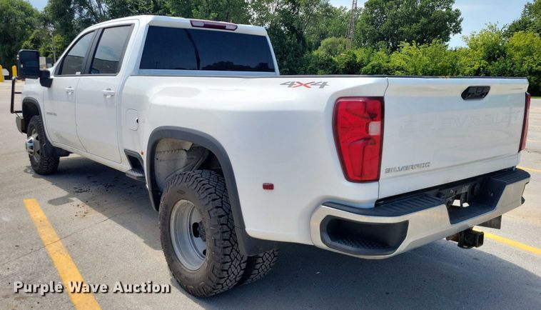 image for item DX7197 2021 Chevrolet Silverado 3500HD Crew Cab pickup truck
