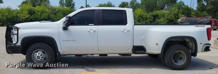 image for item DX7197 2021 Chevrolet Silverado 3500HD Crew Cab pickup truck