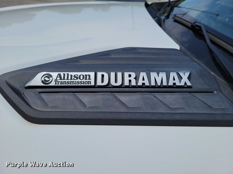 image for item DX7197 2021 Chevrolet Silverado 3500HD Crew Cab pickup truck