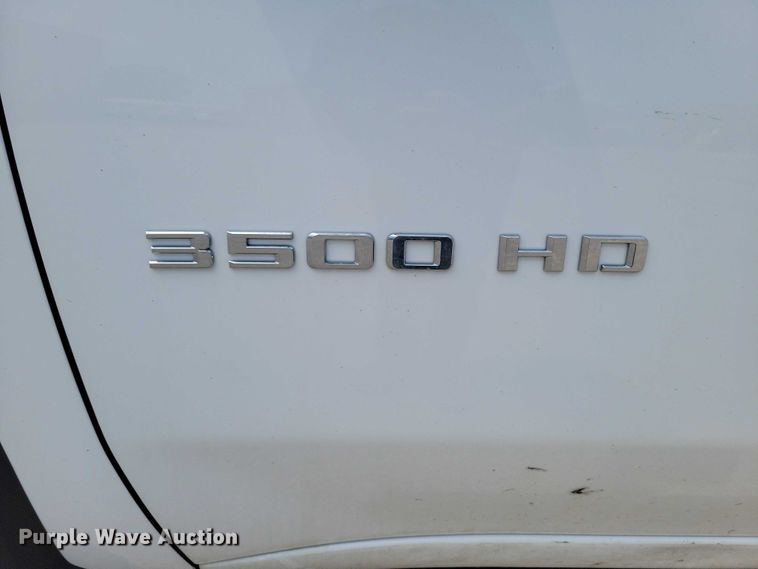 image for item DX7197 2021 Chevrolet Silverado 3500HD Crew Cab pickup truck