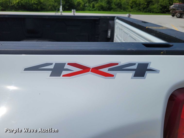 image for item DX7197 2021 Chevrolet Silverado 3500HD Crew Cab pickup truck